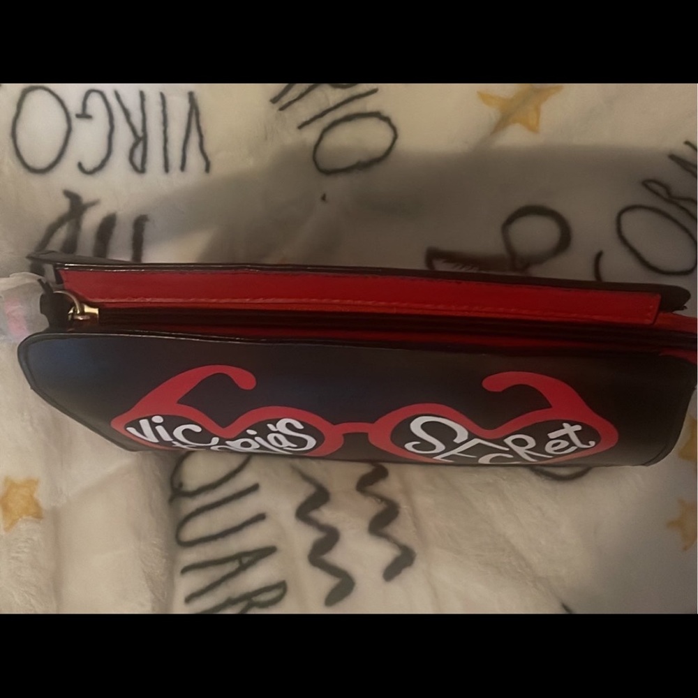 Cosmetic Bag - Picture 6 of 7